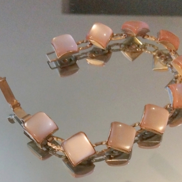 Vintage Gold Pink Square Bracelet Moonstone - Picture 1 of 6